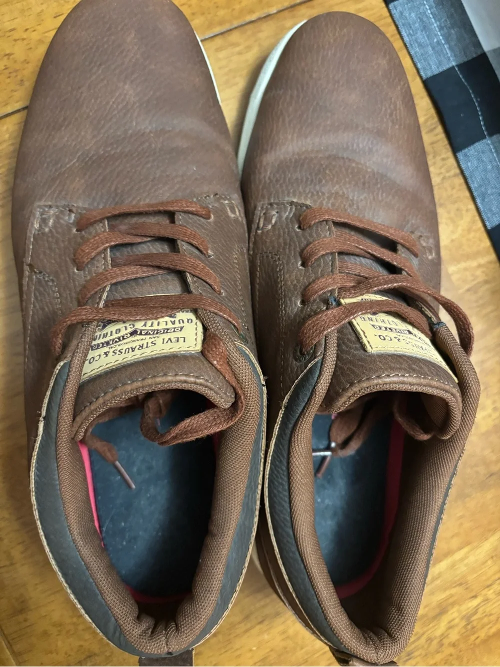 Levi’s Men's Brown Leather Casual Sneakers